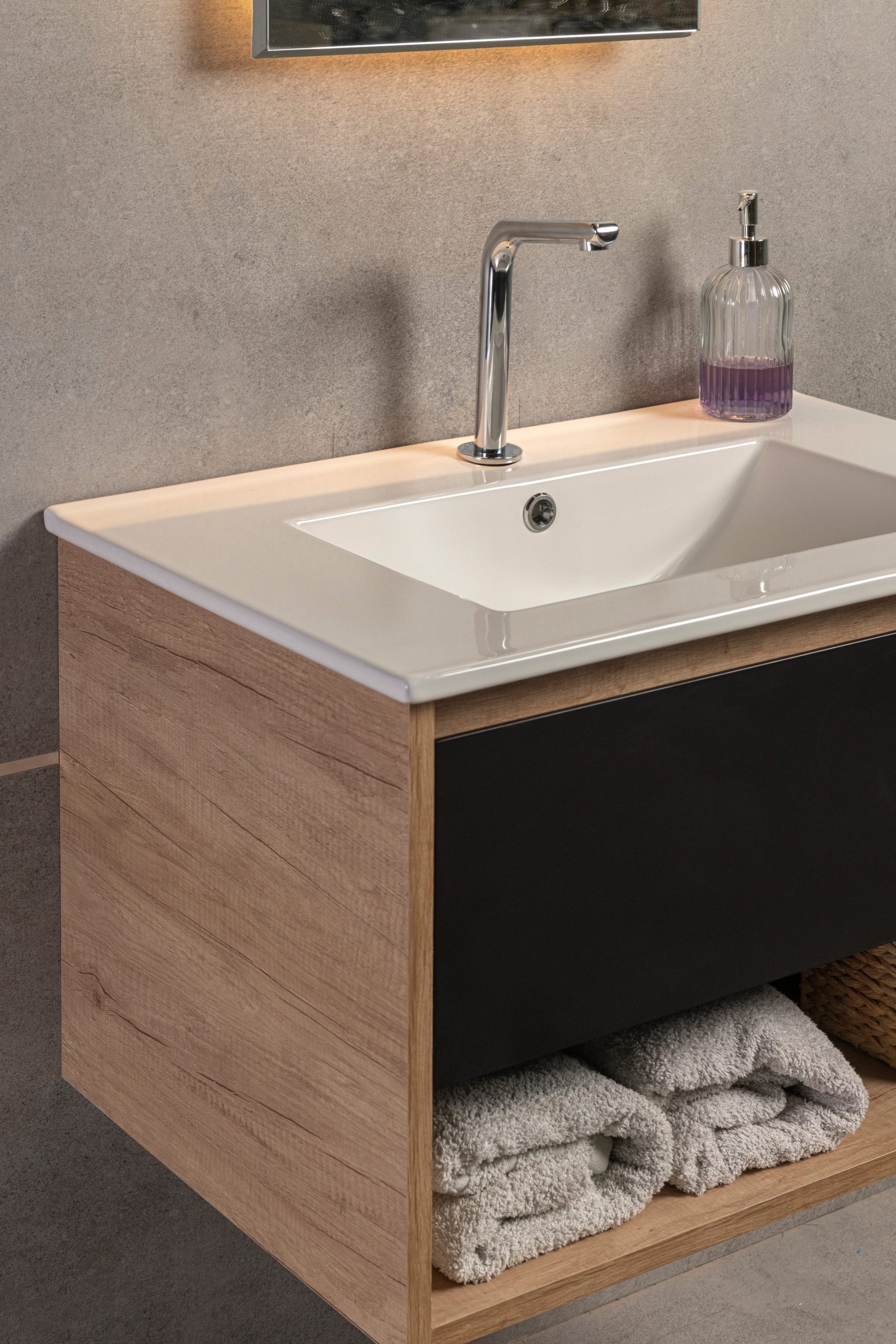 Vanitory Classic Rovere Giorno 70 cm - Frente Negro con bacha integrada - Image 2