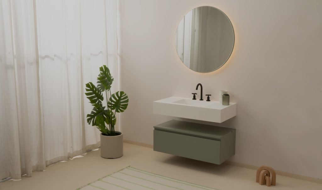 Muebles de baño modernos y clásicos, comparando estilos y materiales en un ambiente armonioso y elegante.
